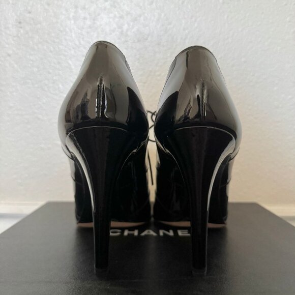 Chanel Patent Calfskin Leather Lace Up Black Ankle Boots Bootie - Picture 7 of 13